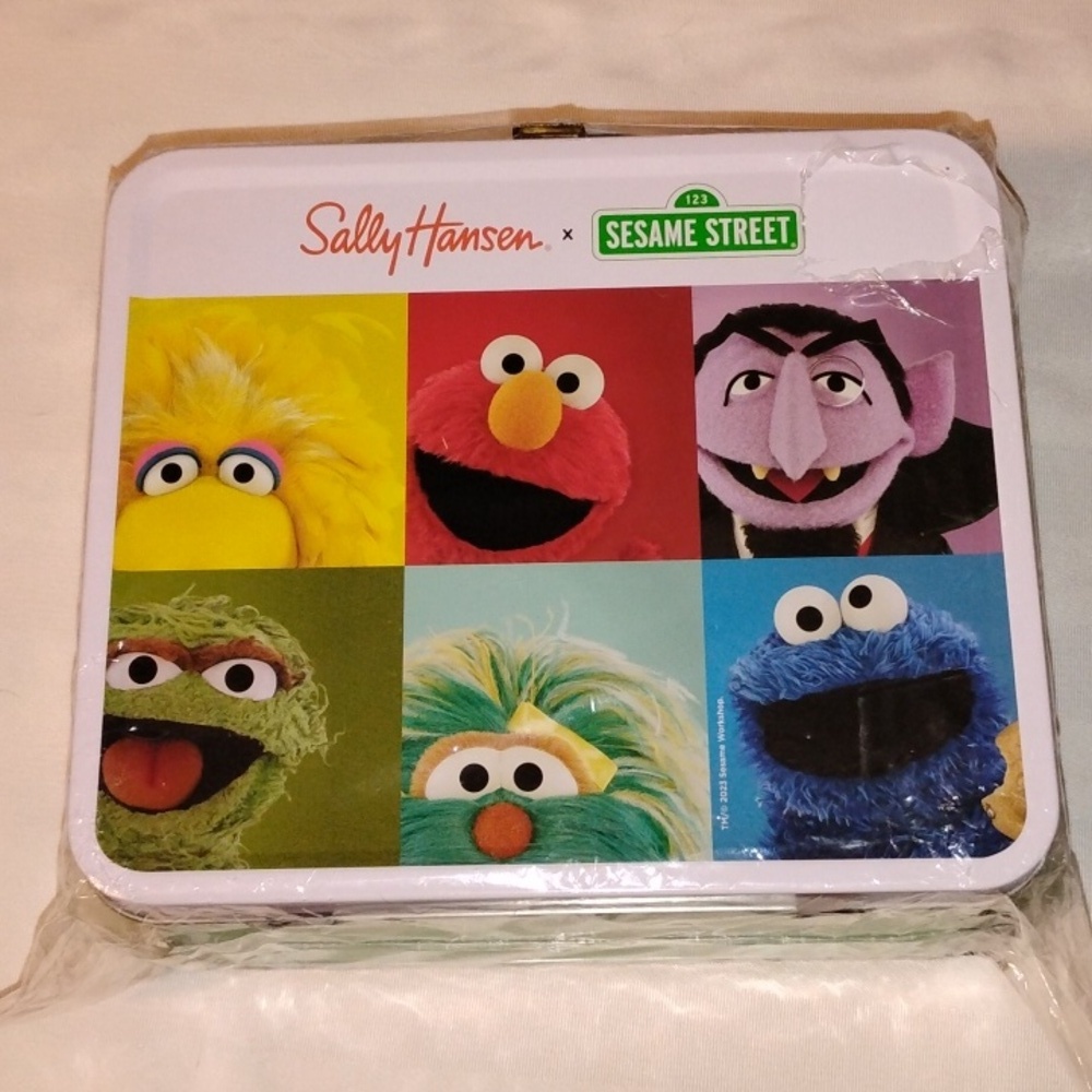 Sally Hansen X Sesame Street Character Party Lunch Box, NWT